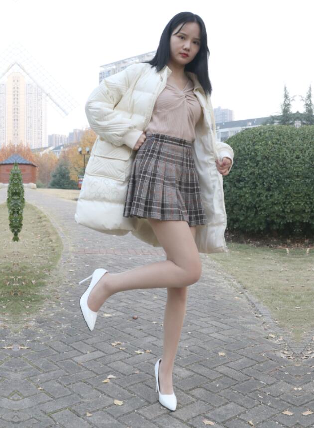 欧美激情一二区-年轻漂亮的后玛 - 小鸡AV激情综合网五月婷婷