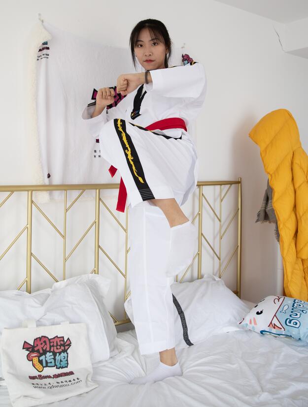 HONGKONGDOLL看片黄-催眠玩弄丝袜人妻 - 小鸡AV日韩亚洲国产高清免费视频